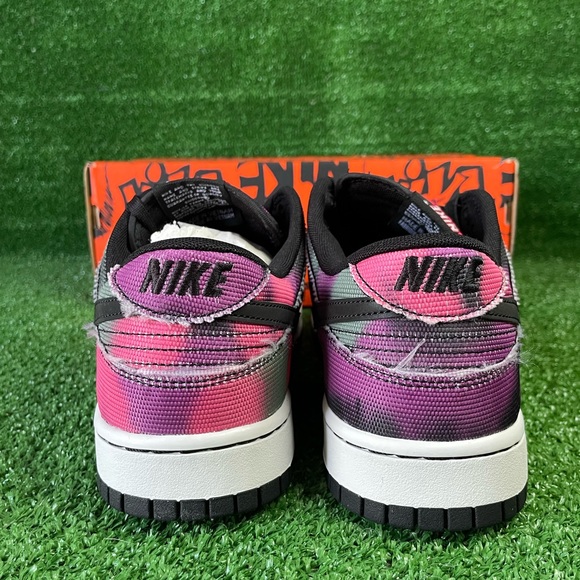 Dunk Low - Picture 3 of 5